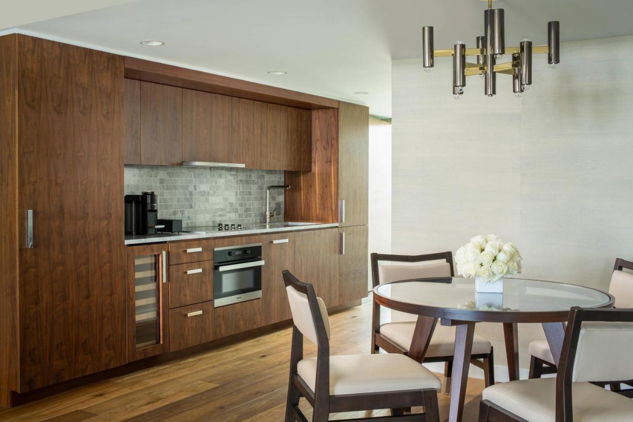 הונולולו The Ritz-Carlton Residences, Waikiki Beach Hotel מראה חיצוני תמונה